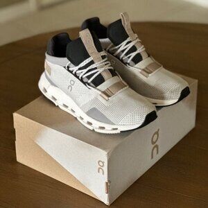 New ON Running Cloud Cloudnova White Sand Womens Casual Fashion Sneake